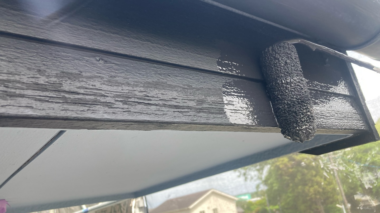 多気郡のN様邸で行われた外壁の上塗り作業の様子をお届けします...