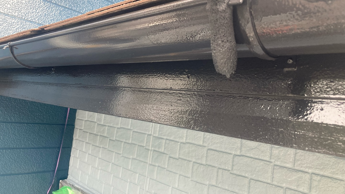 多気郡のN様邸で行われた外壁の上塗り作業の様子をお届けします...