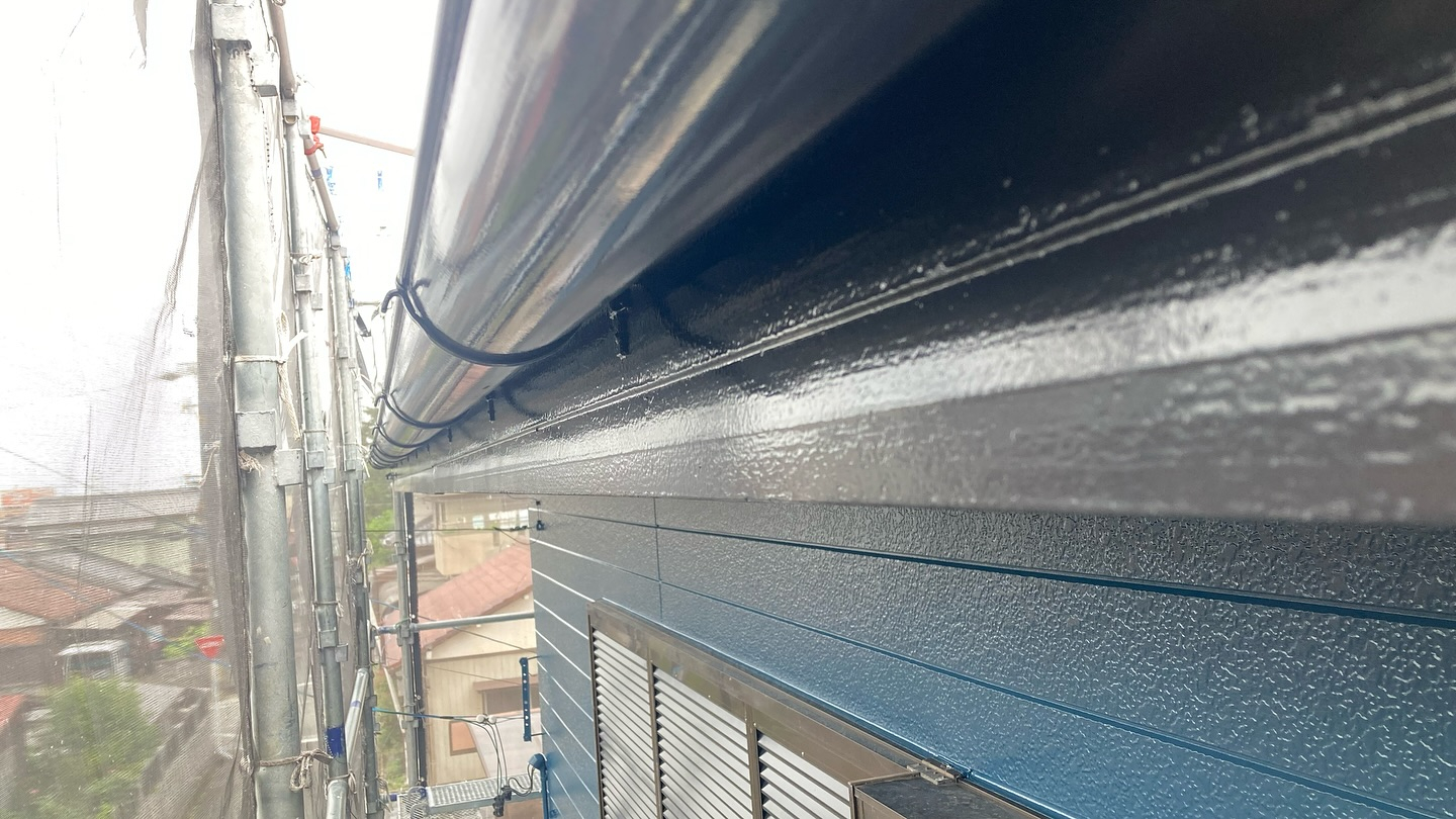 多気郡のN様邸で行われた外壁の上塗り作業の様子をお届けします...