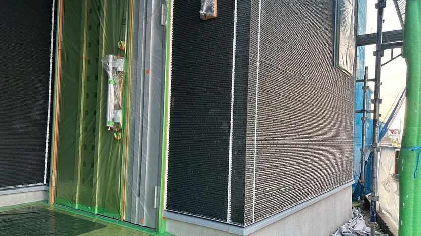 本日は松阪市O様邸邸にて、充実したシーリング作業を行いました...