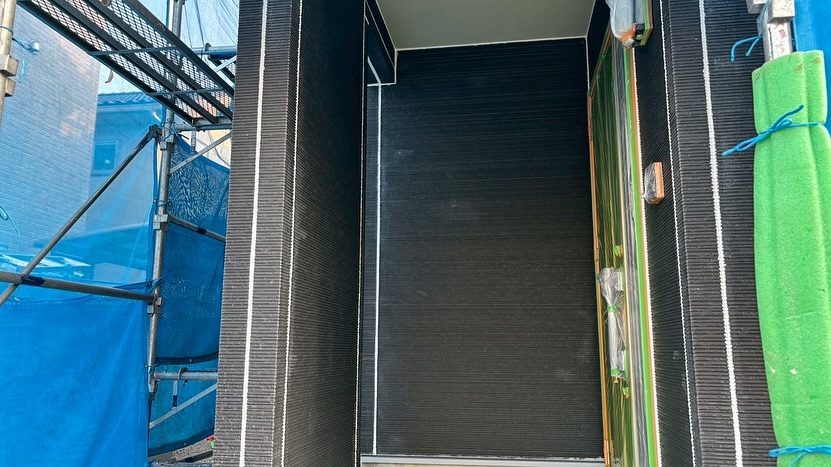 本日は松阪市O様邸邸にて、充実したシーリング作業を行いました...