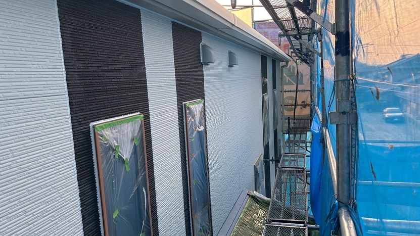 本日は松阪市O様邸邸にて、充実したシーリング作業を行いました...