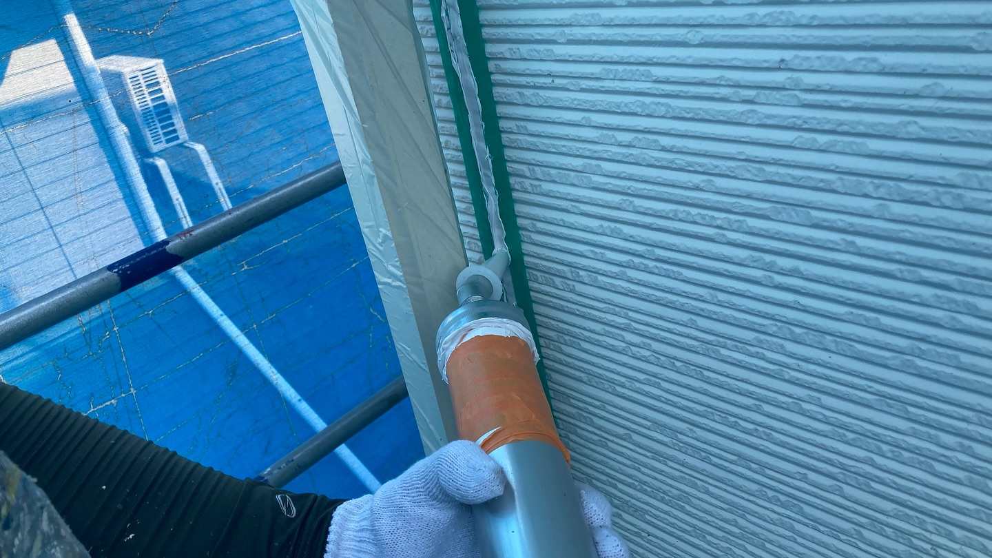 本日は松阪市O様邸邸にて、充実したシーリング作業を行いました...