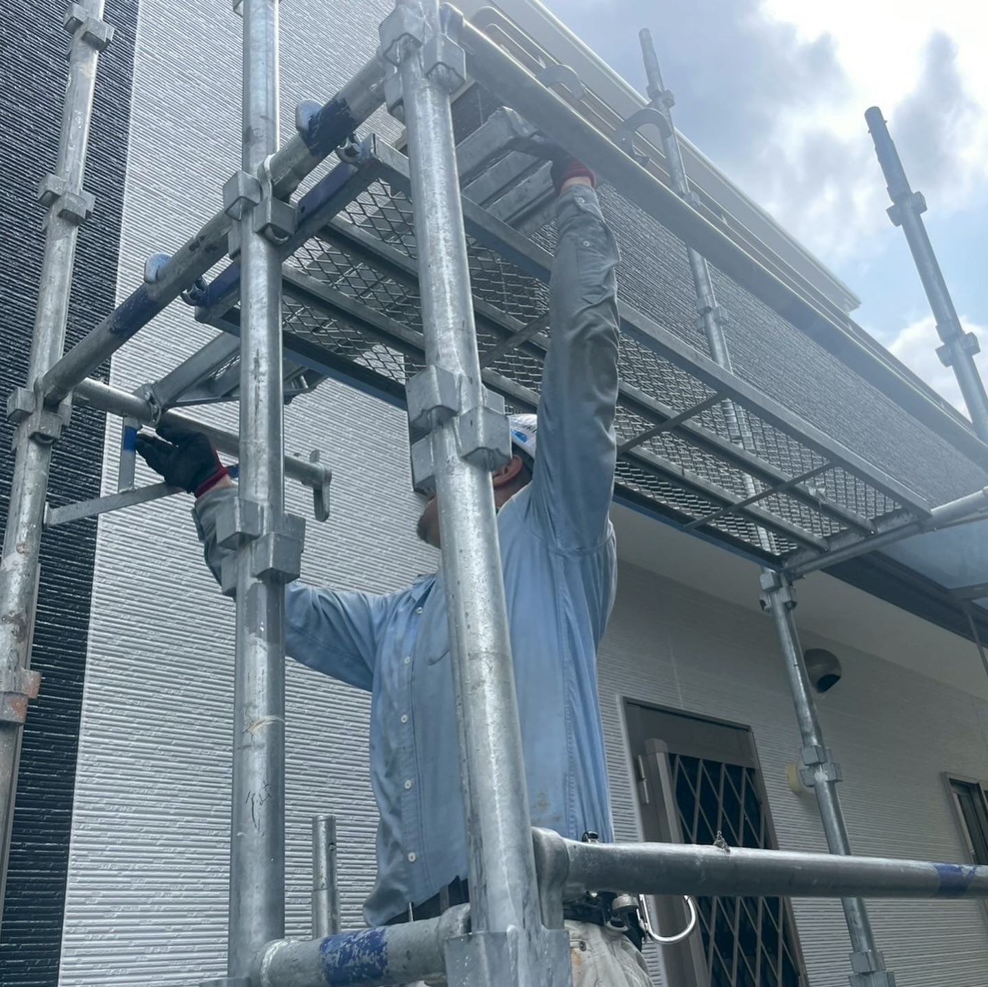 本日は松阪市のO様邸で足場の解体を無事に完了しました！