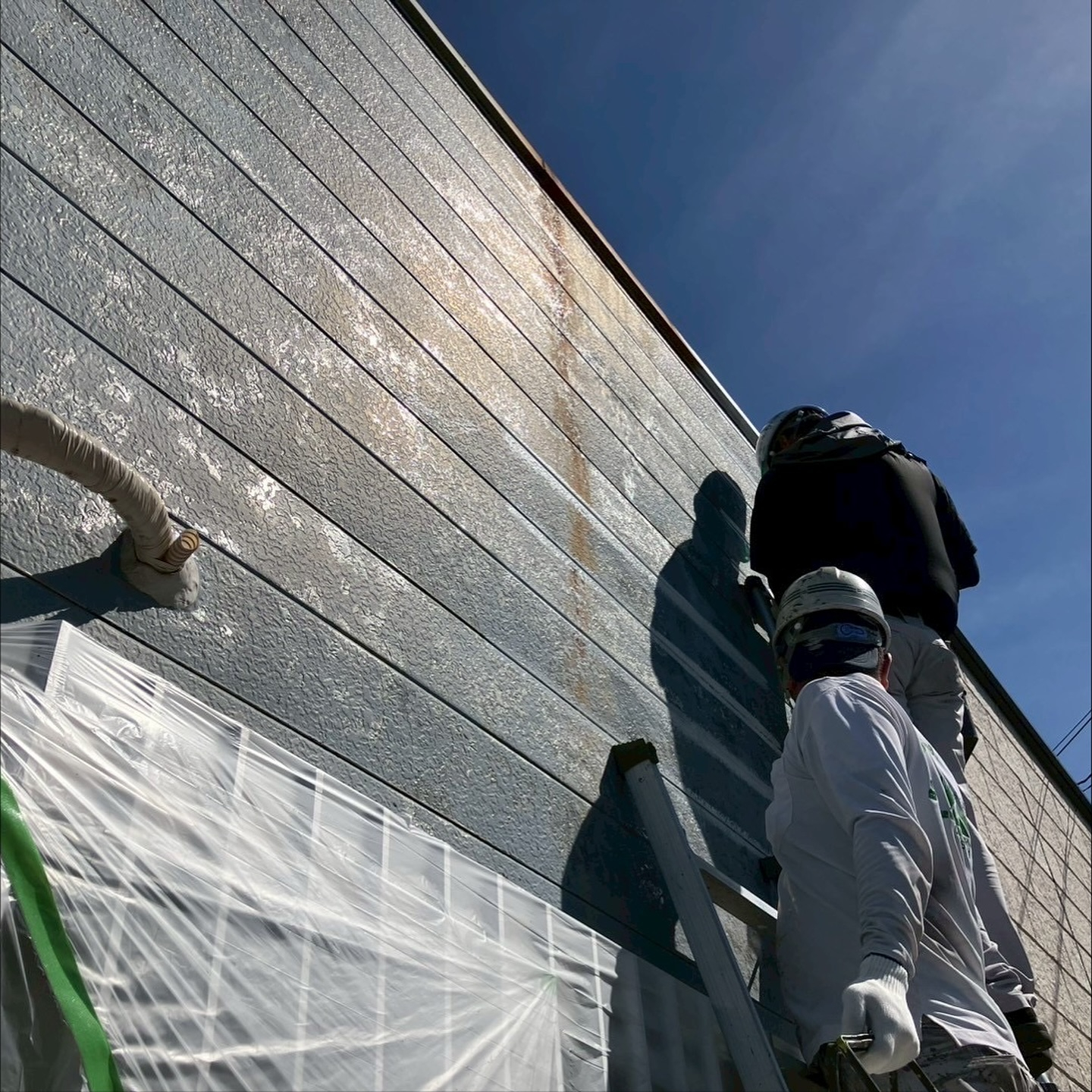 商工会議所青年部で大変お世話になった先輩方の事務所にて、塗り...