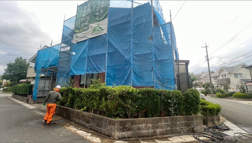 本日は松阪市平成町のK様邸にて、高圧洗浄を実施いたしました！...