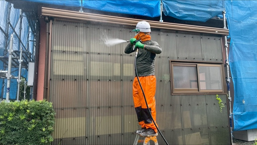 本日は松阪市平成町のK様邸にて、高圧洗浄を実施いたしました！...