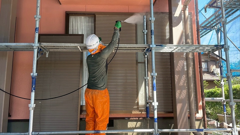 本日は松阪市平成町のK様邸にて、高圧洗浄を実施いたしました！...