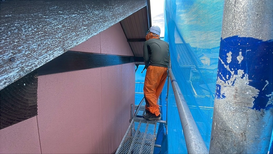 本日は松阪市平成町のK様邸にて、高圧洗浄を実施いたしました！...