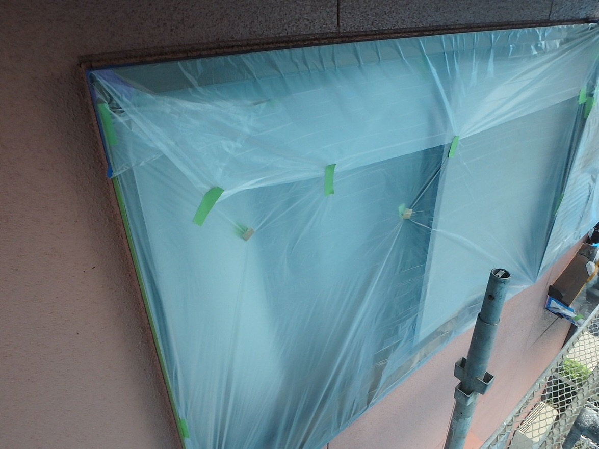 松阪市平成町にあるK様邸での塗装工事が、順調に進んでおります...