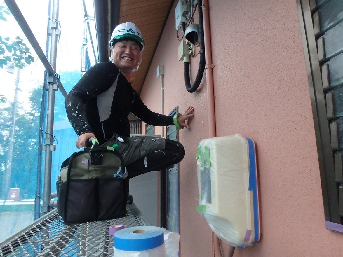 松阪市平成町にあるK様邸での塗装工事が、順調に進んでおります...