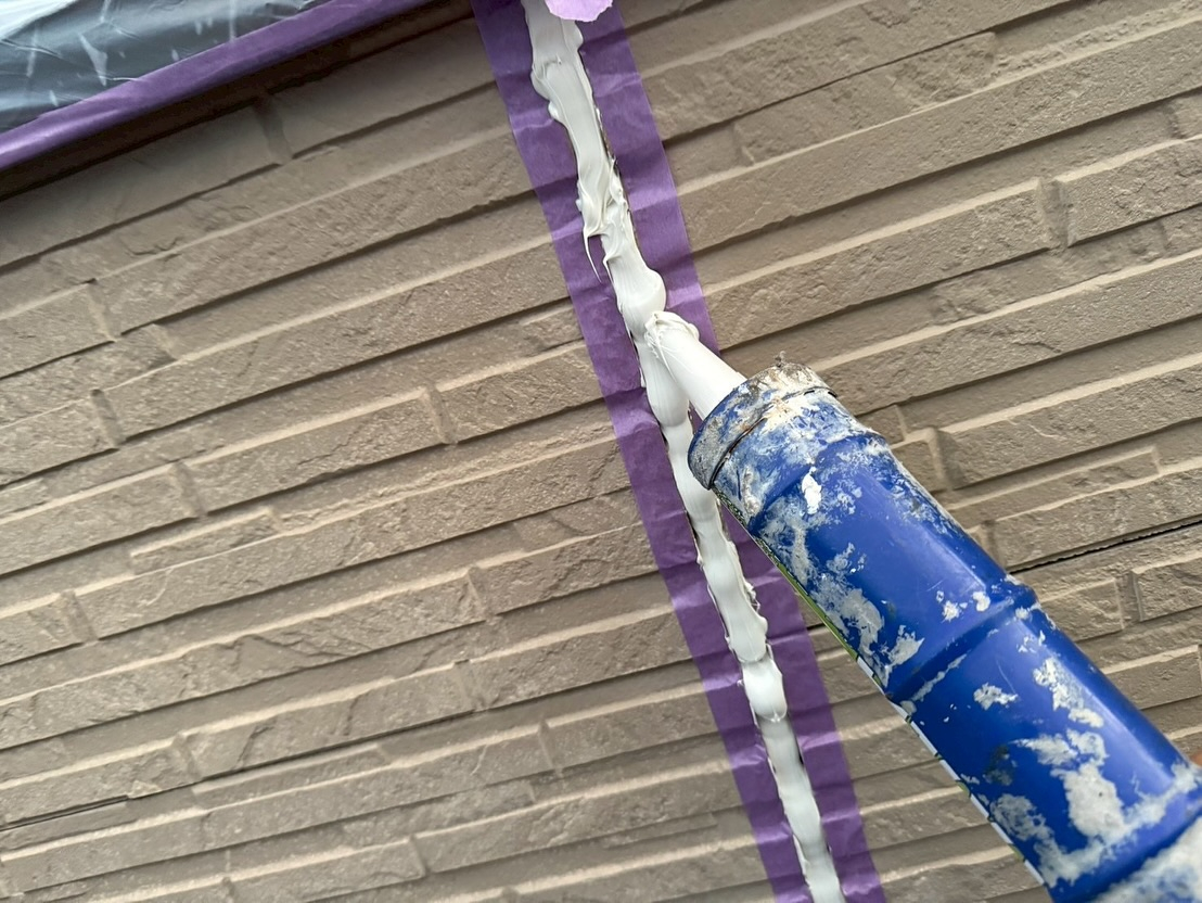 松阪市平成町のK様邸の外壁塗装が終盤に差し掛かっています!