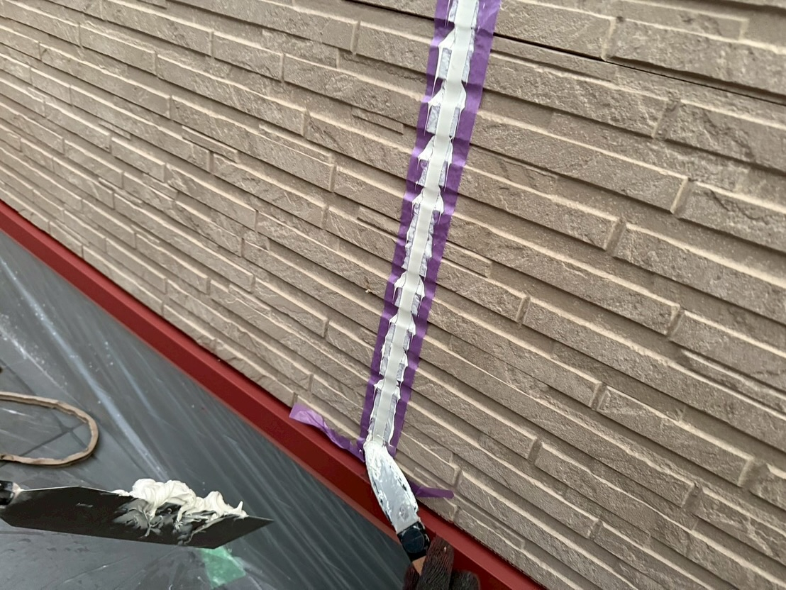 松阪市平成町のK様邸の外壁塗装が終盤に差し掛かっています!