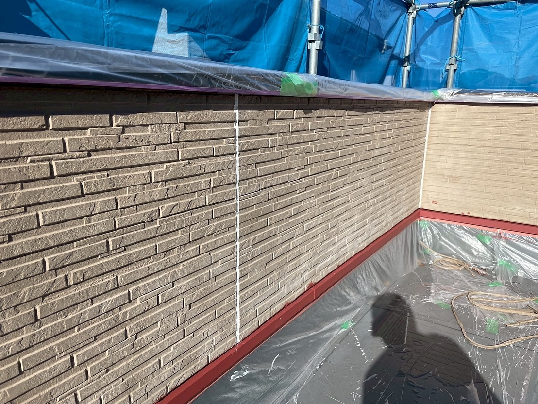 松阪市平成町のK様邸の外壁塗装が終盤に差し掛かっています!