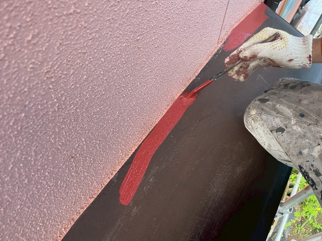 松阪市平成町のK様邸の外壁塗装が終盤に差し掛かっています!