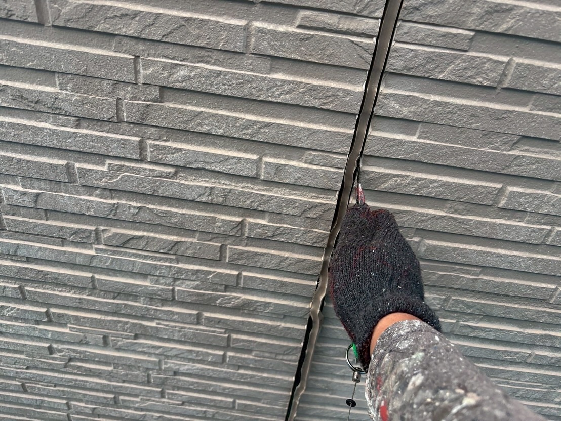 松阪市平成町のK様邸の外壁塗装が終盤に差し掛かっています!