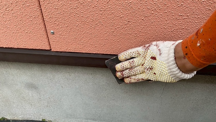 今回ご紹介するのは、松阪市K様邸で行った【付帯部・軒天塗装工...